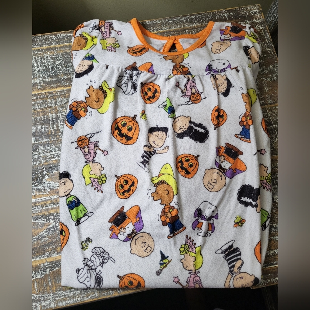 Peanuts Halloween Print Nightgown - Picture 3 of 6